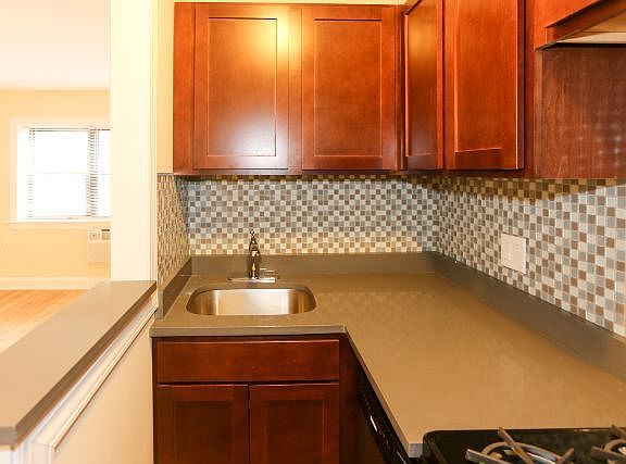 3rd image of 445 W Barry Ave APT 426