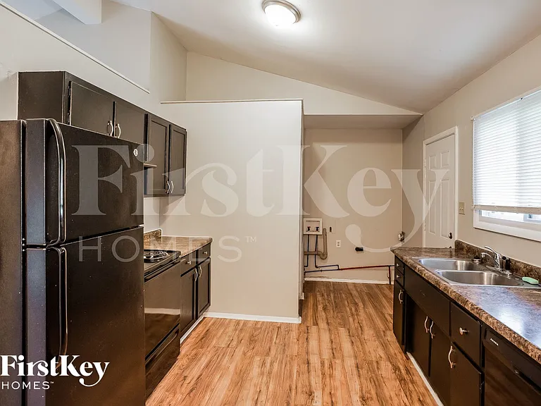 6620 W 16th St — Photo 6
