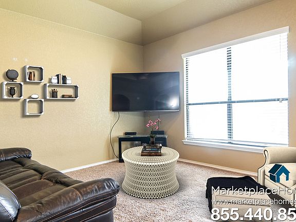 3rd image of 1414 Oriole Ct