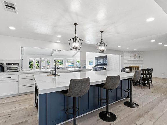 5th image of 5820 E Alta Ave