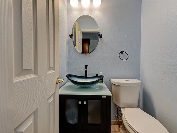 5th image of 1301 Whippoorwill Dr