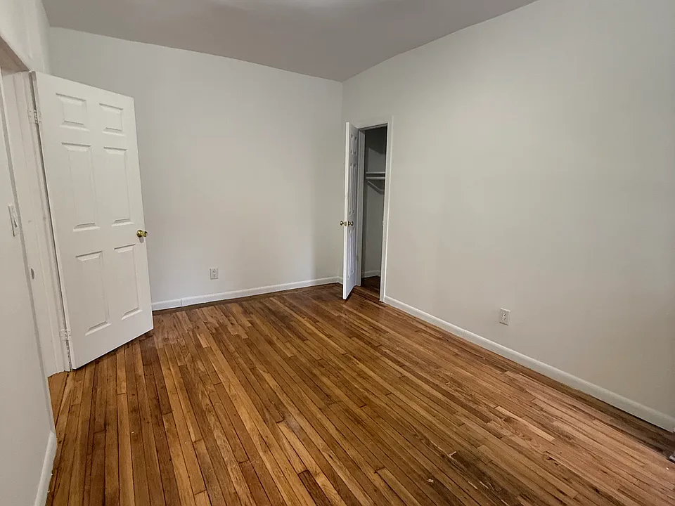 2079-2085 Morris Ave #1