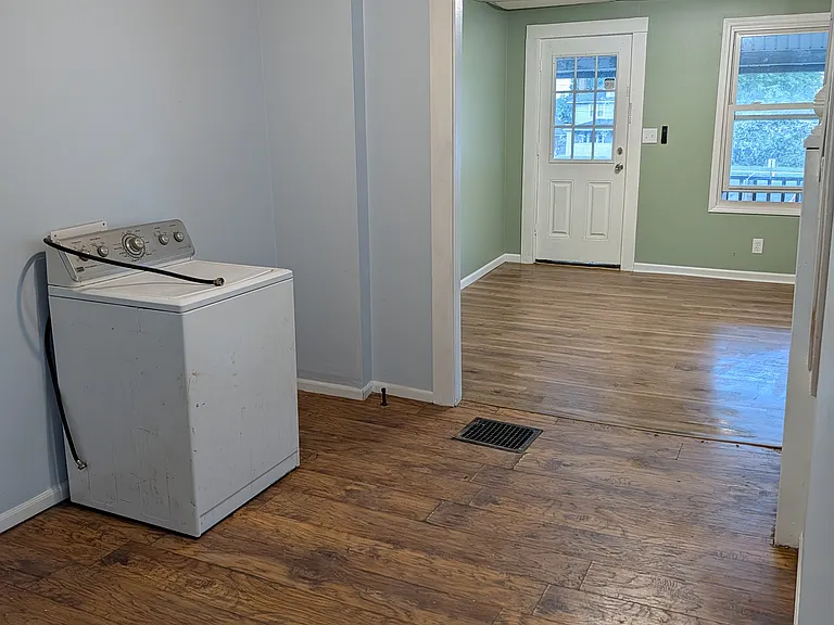 9 Thomas Ct #9 — Photo 6