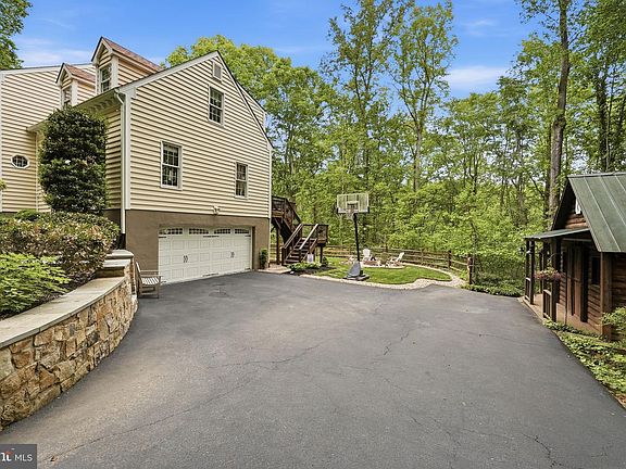 4th image of 5750 Laurel Glen Ct