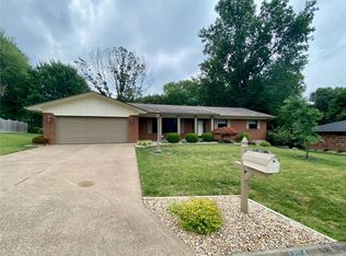 1404 Danbury Ct, Belleville, IL 62223