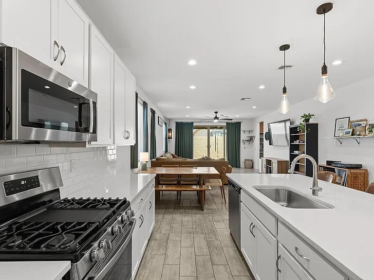 17770 W Running Deer Trl — Photo 12