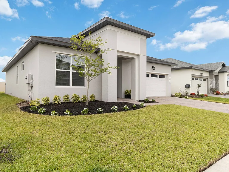 4848 Shady Pines Dr — Photo 2