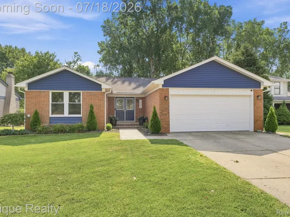 35226 Collingwood Dr, Sterling Heights, MI 48312