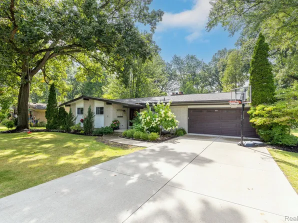 20186 Hcl Jackson, Grosse Ile, MI 48138