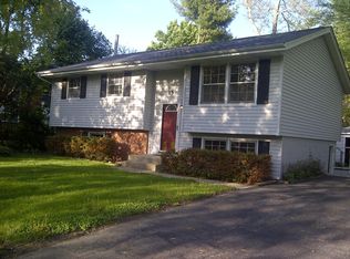 15 Simpson St, Geneva, IL 60134