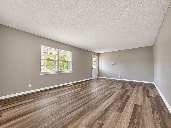 3rd image of 3907 Kingsbridge Rd #3909