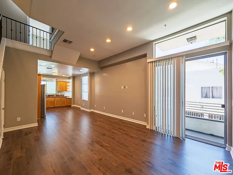 5237 Willowcrest Ave #105 — Photo 3