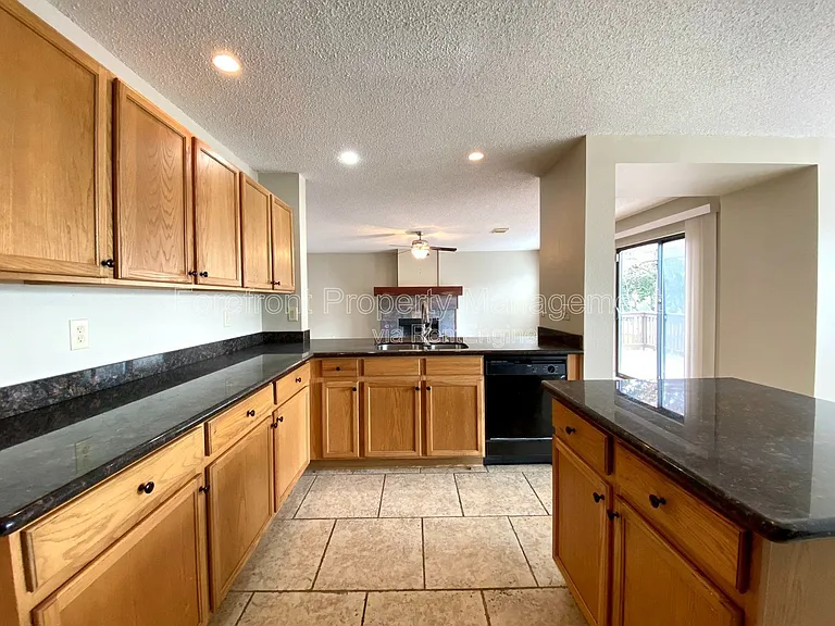 2510 Village Pkwy — Photo 28