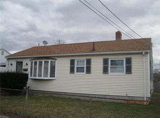26 Donnelly St, East Providence, RI 02914