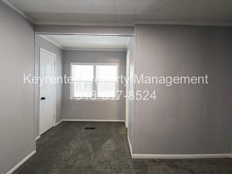 5330 W 2nd St — Photo 13