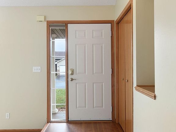 3rd image of 1490 Bluebird Dr