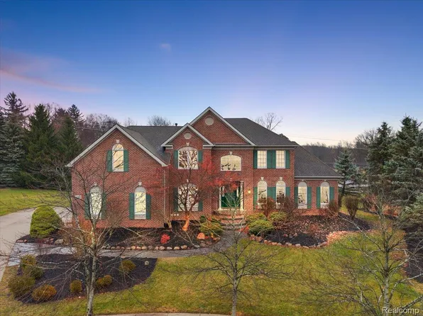26566 Anchorage Ct, Novi, MI 48374