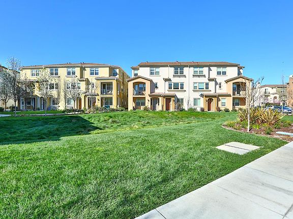 2nd image of 2757 Ferrara Cir