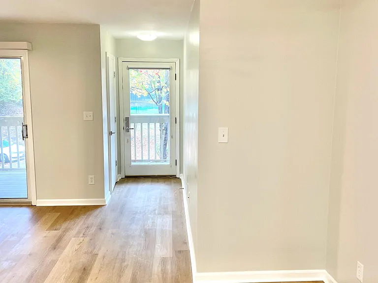 1032 Churchill Downs Ct #B — Photo 7