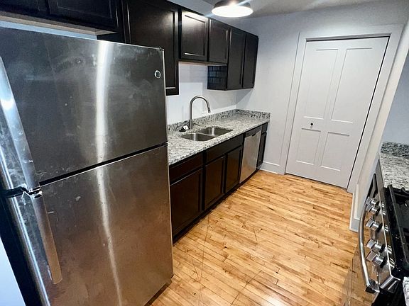 2nd image of 327 W Jefferson St #303