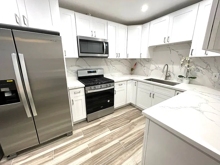 3823 Walton Ave — Photo 15