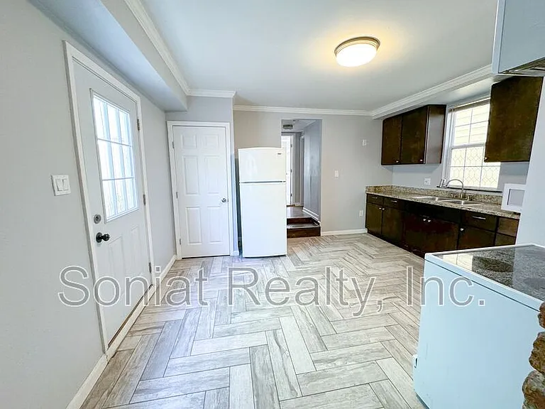3216 Banks St — Photo 5
