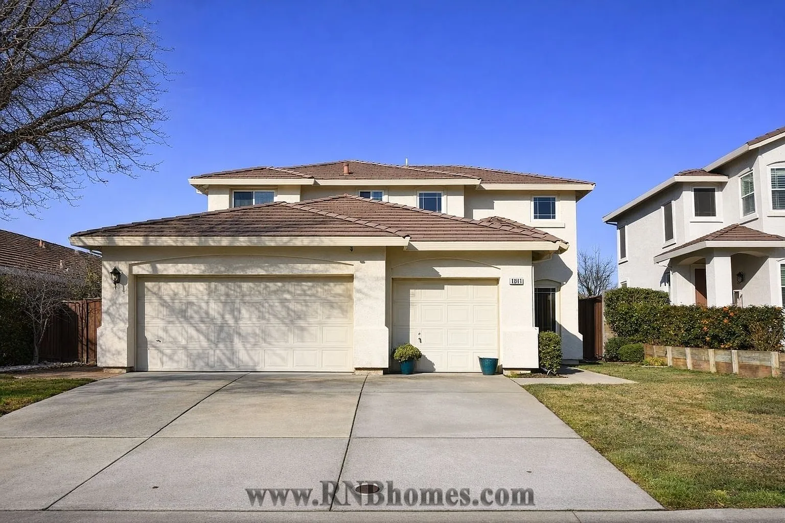 1000 Cameron Dr photo 1