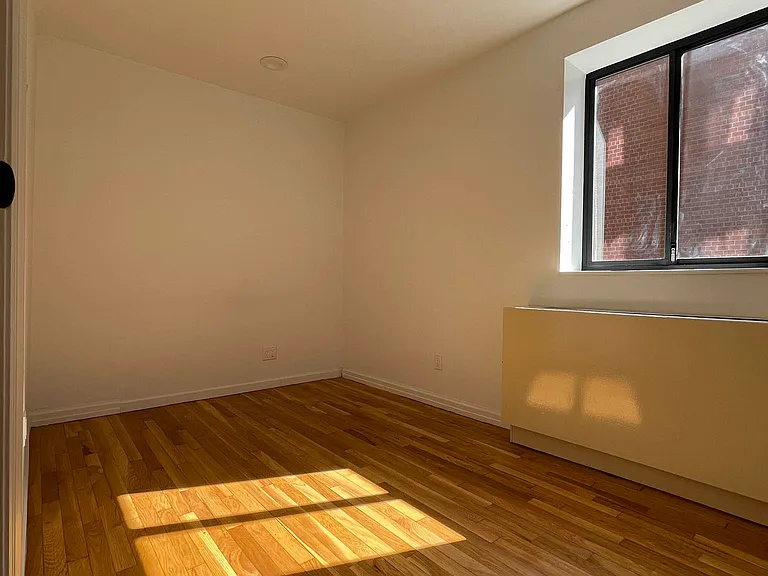 370 W 30th St #2B — Photo 3