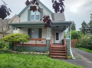 1071 1st St, Wyandotte, MI 48192