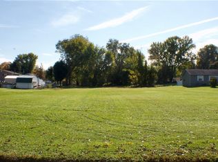 Old River Rd, Williamstown, WV 26187