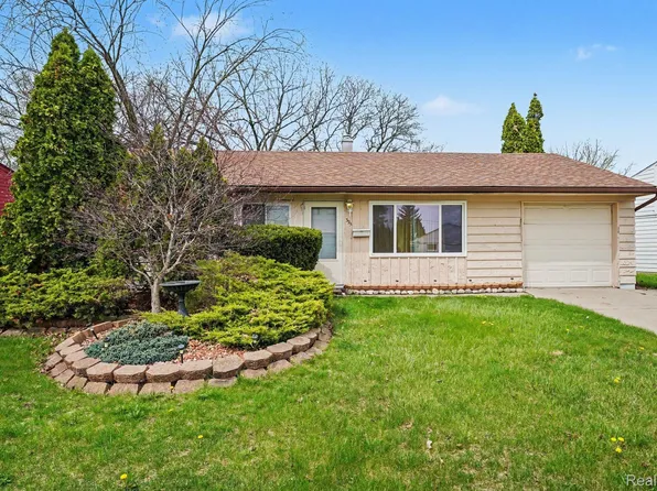 395 Lytle Pl, Garden City, MI 48135