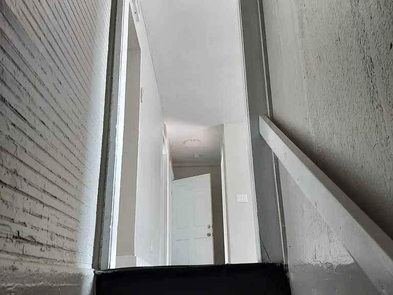 715 W Jefferson St — Photo 5