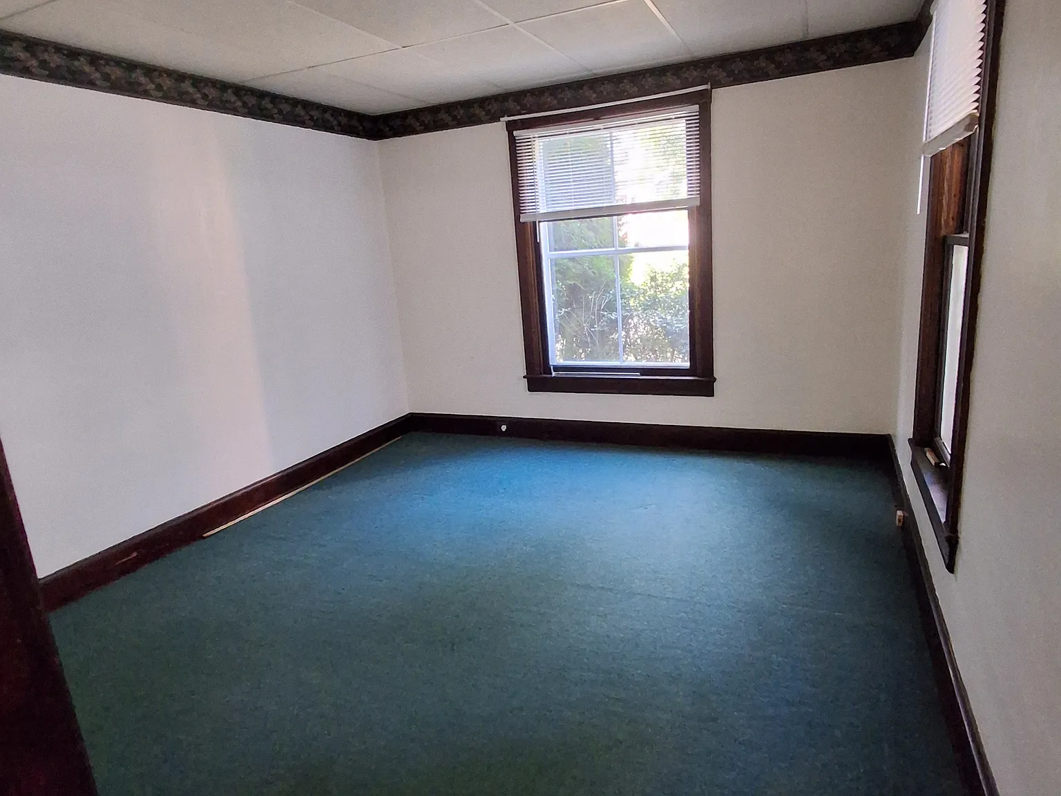 2 bed, 1300 sqft, $900 — Photo 3