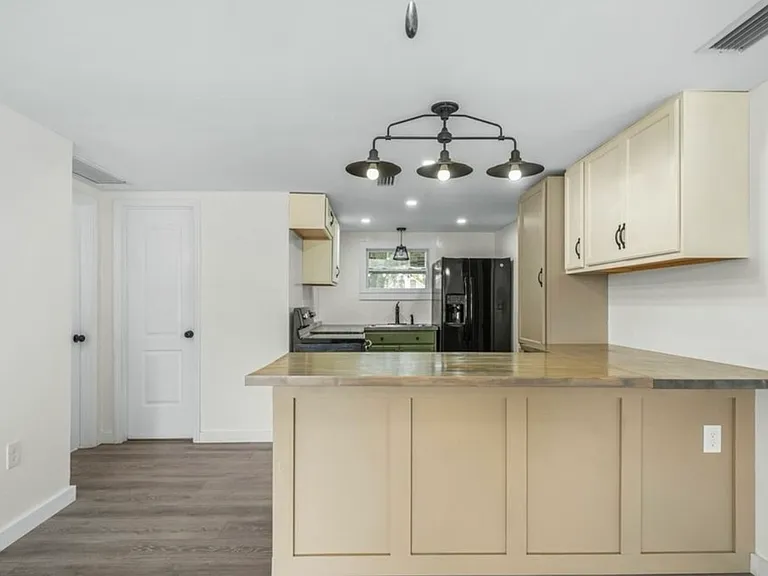 12 N Desoto Ave — Photo 23