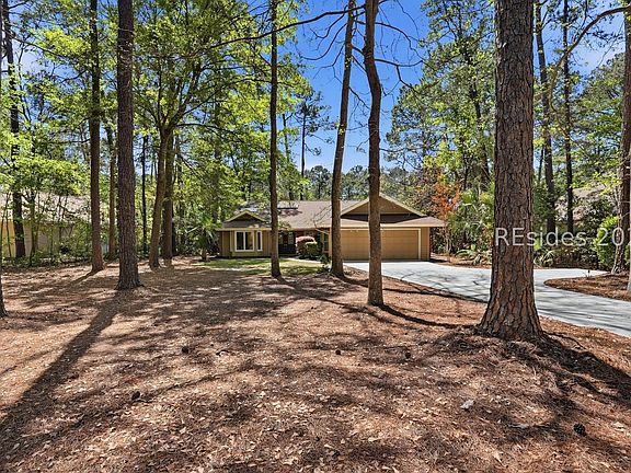 3rd image of 224 White Oaks Cir