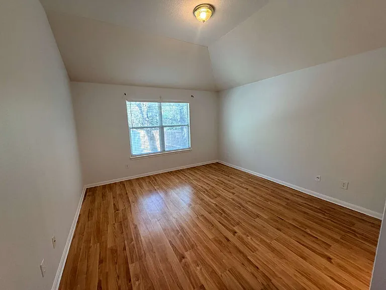 1517 Hawk Dr — Photo 11