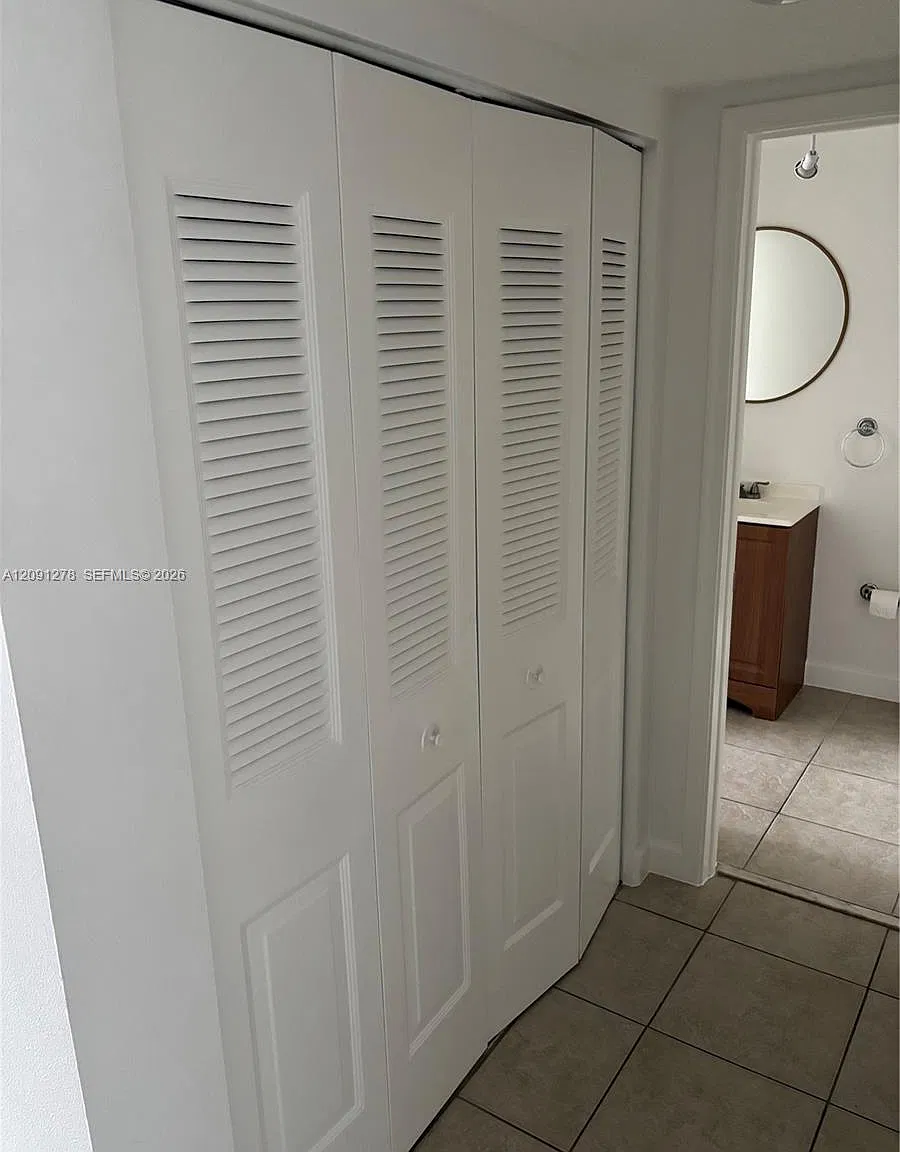 Camino Circle Condo — Photo 3