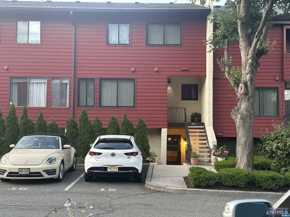 103 River Rd APT A4, Nutley, NJ 07110