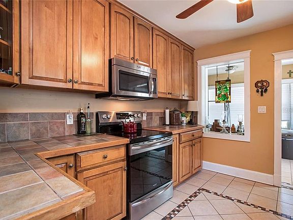 3rd image of 311 Pineapple St