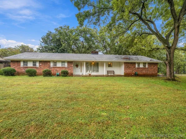 22025 S Wildwood Ln, Claremore, OK 74019