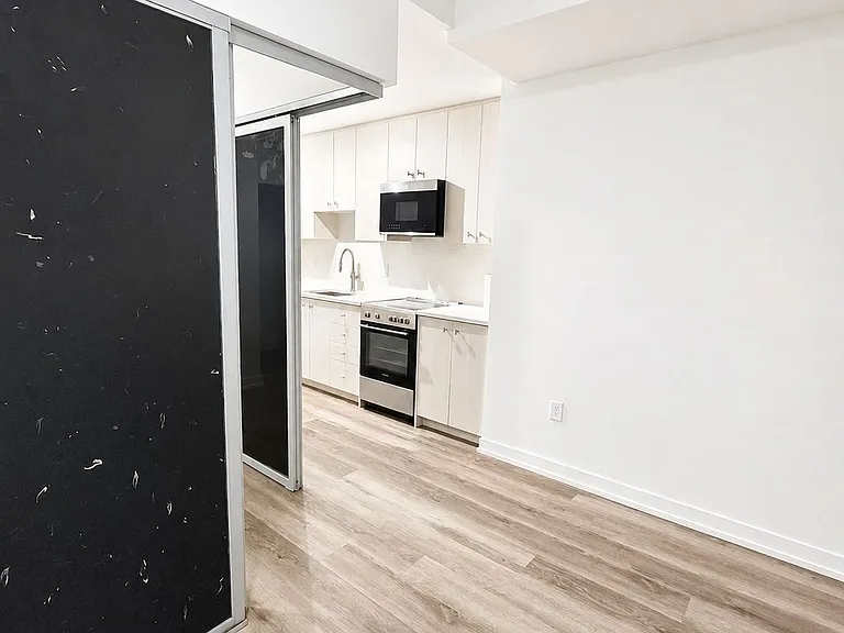 5 Wellington St S #905 — Photo 25