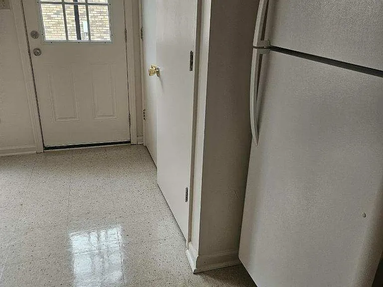 2304 Raleigh Ct #5 — Photo 9
