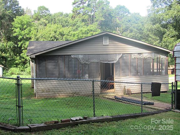 2nd image of 1000 Jl Tyson Dr