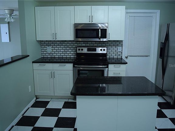 5th image of 6505 Runningwoods Dr