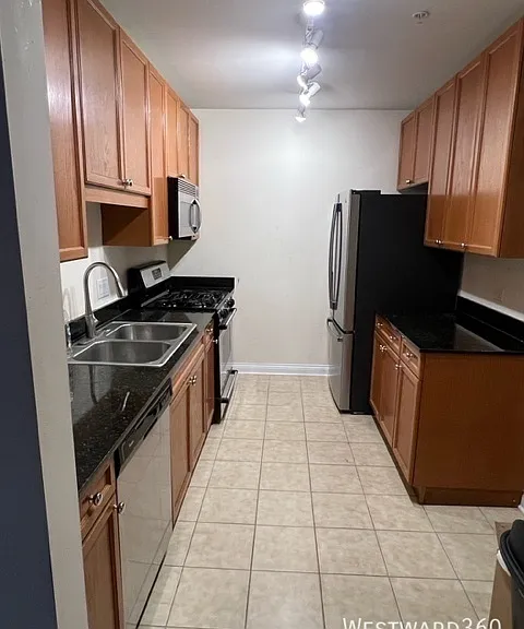 1650 Riverwoods Dr #203 — Photo 2