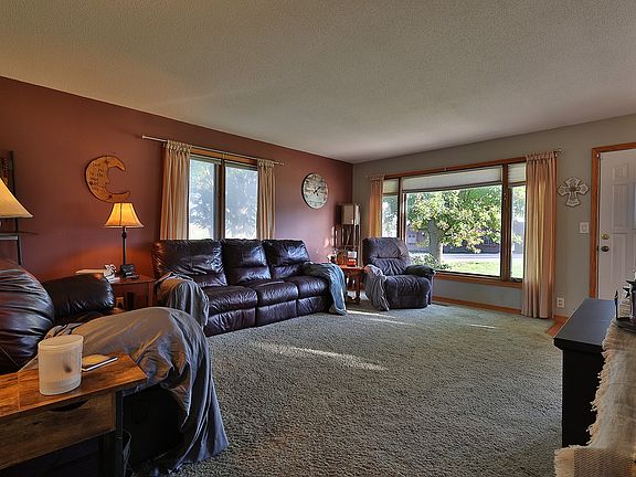 5th image of 100 Vermeer Rd
