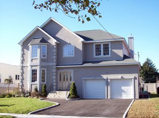 2768 Frankel Blvd, Merrick, NY 11566