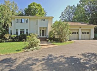 304 Overlook Rd, Poughkeepsie, NY 12603