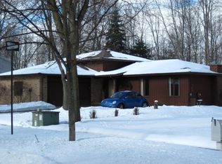 5312 Stony Creek Dr, Midland, MI 48640