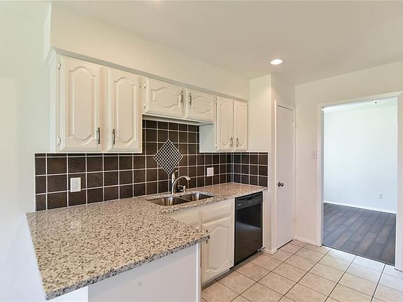 2nd image of 3603 Palomino Dr
